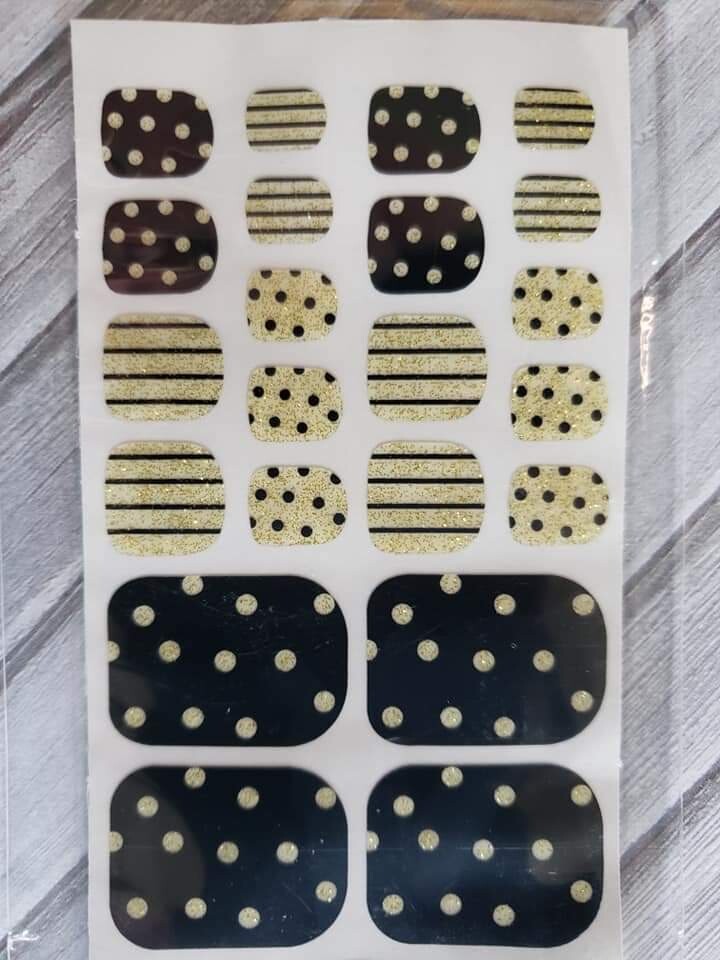Z016- Gold Glitter, Black Polka Dots and Stripes- Toes