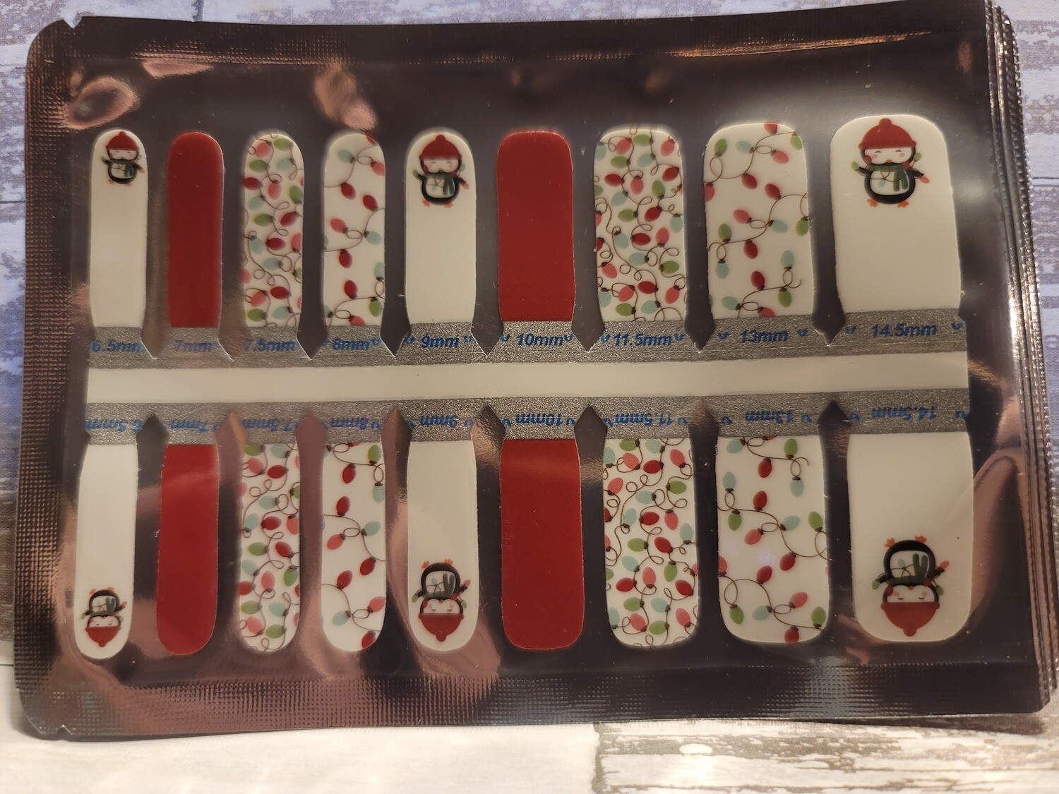 C115- Penguin glow in the dark Christmas lights