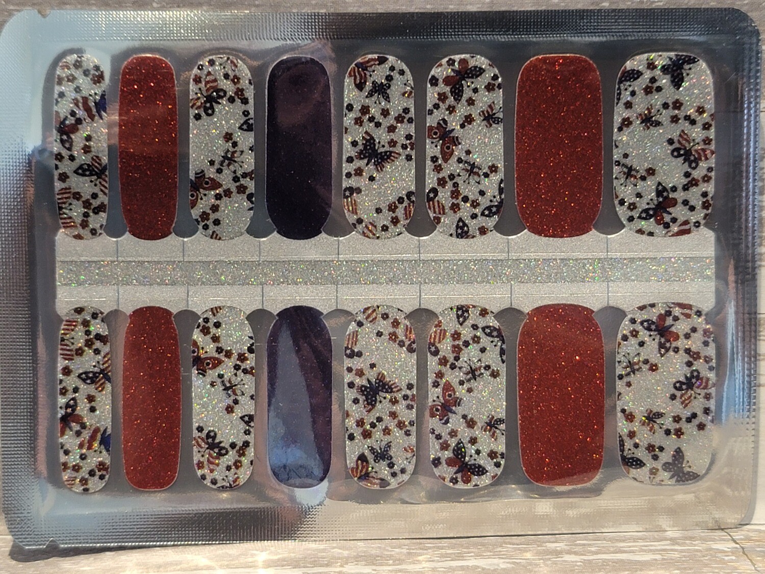 650- Freedom Flutters                                                                                
(Blue, Silver, Red Flag Butterfly Glitter)