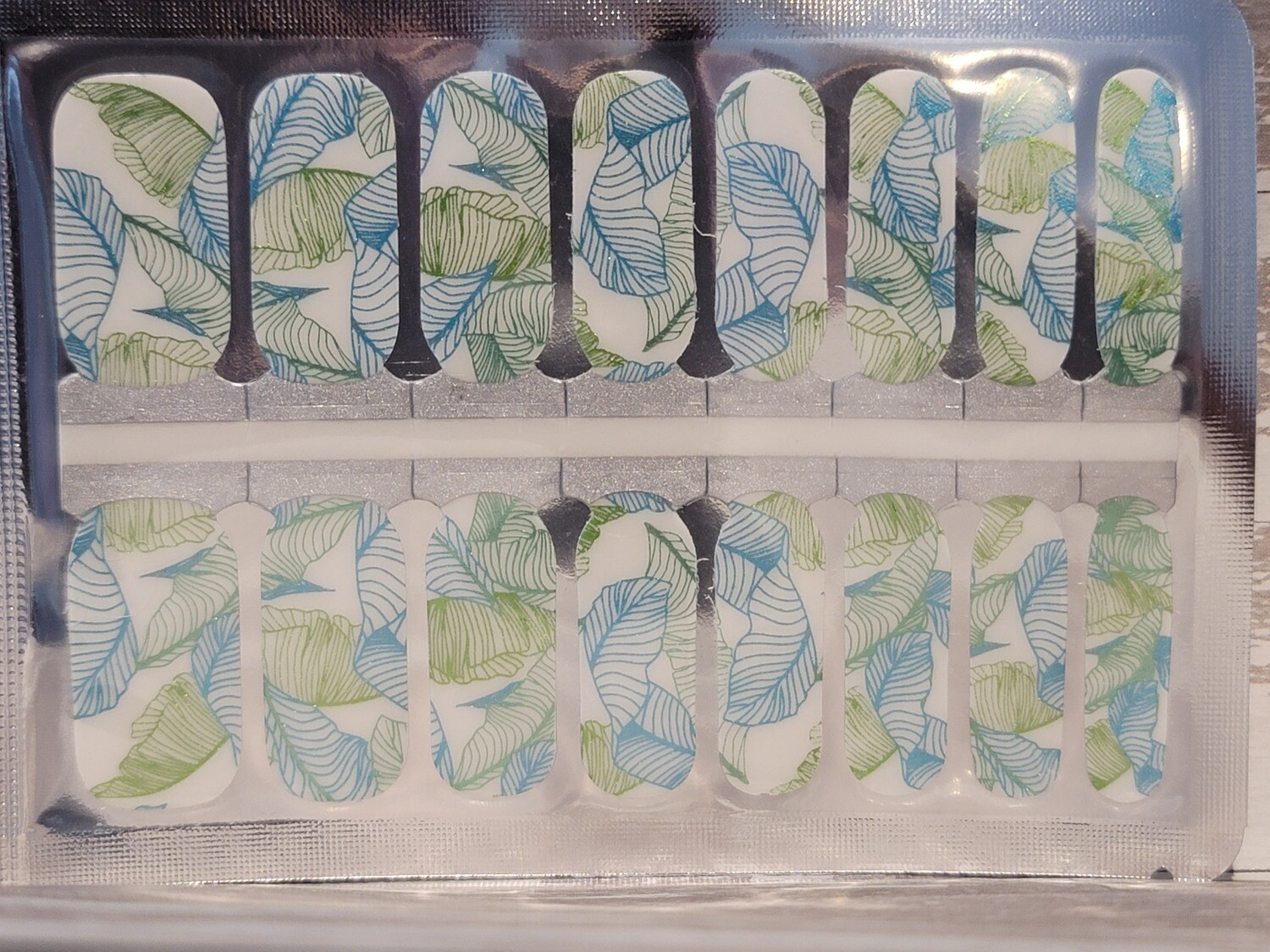 645- White, Green, Blue Palm Foil