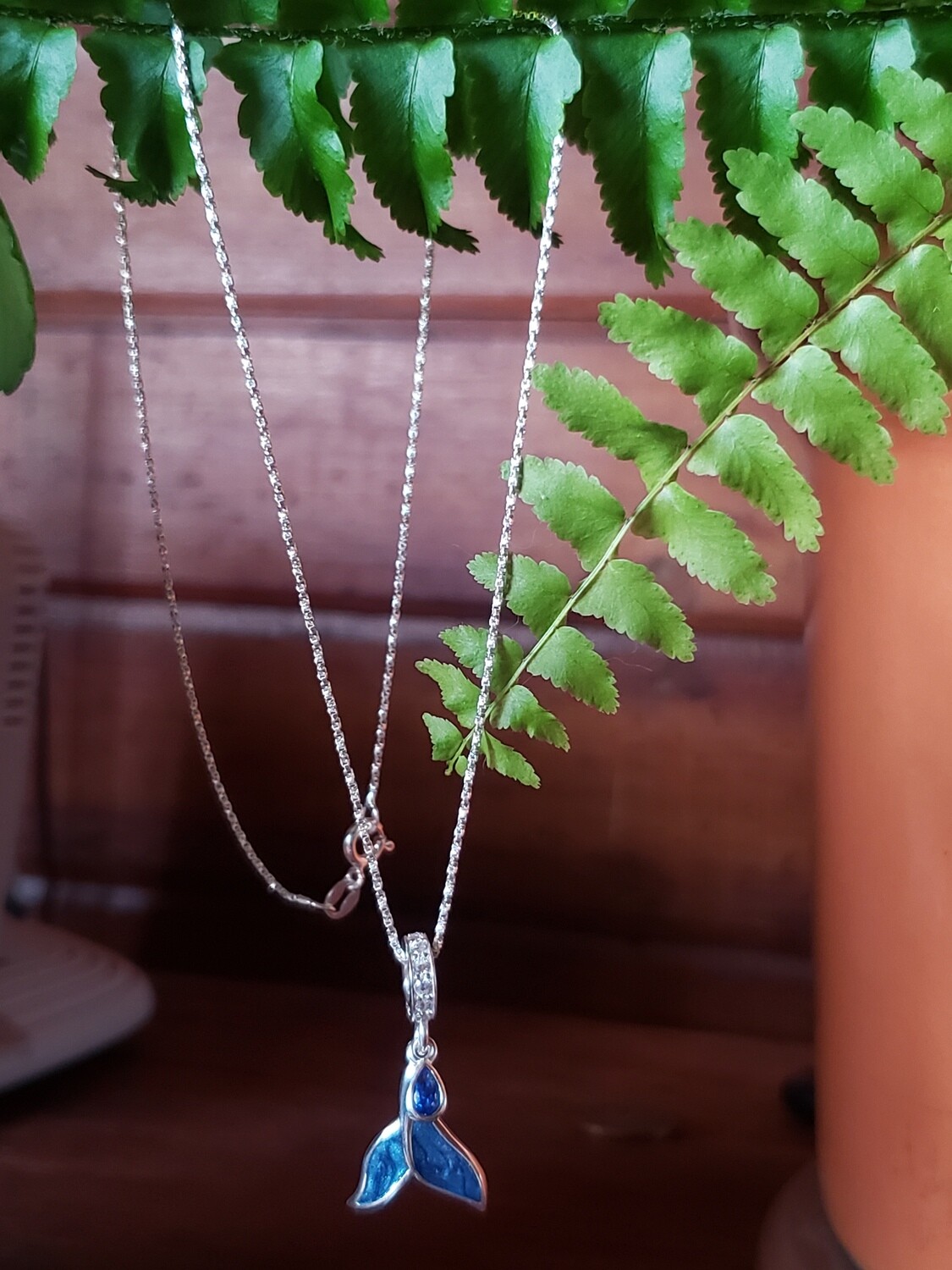 Collar cola de Ballena gota de cristal y circones