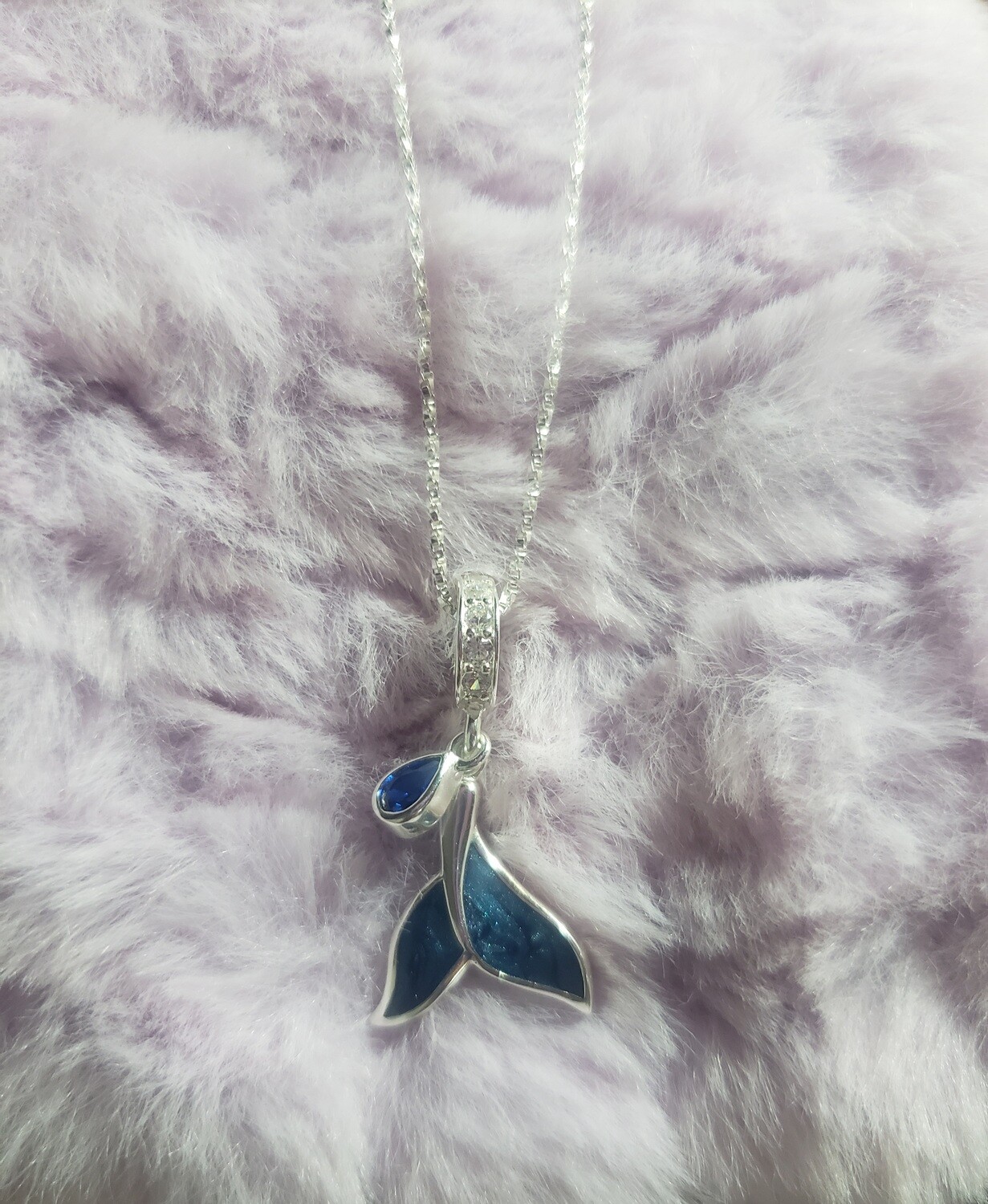 Collar cola de Ballena gota de cristal y circones