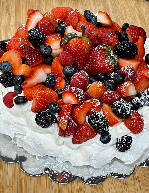 Pavlova cake