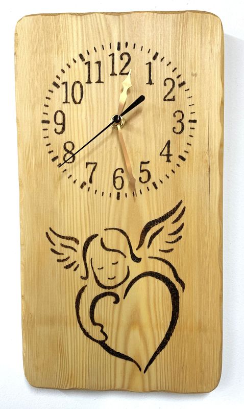 Wanduhr mit Herz