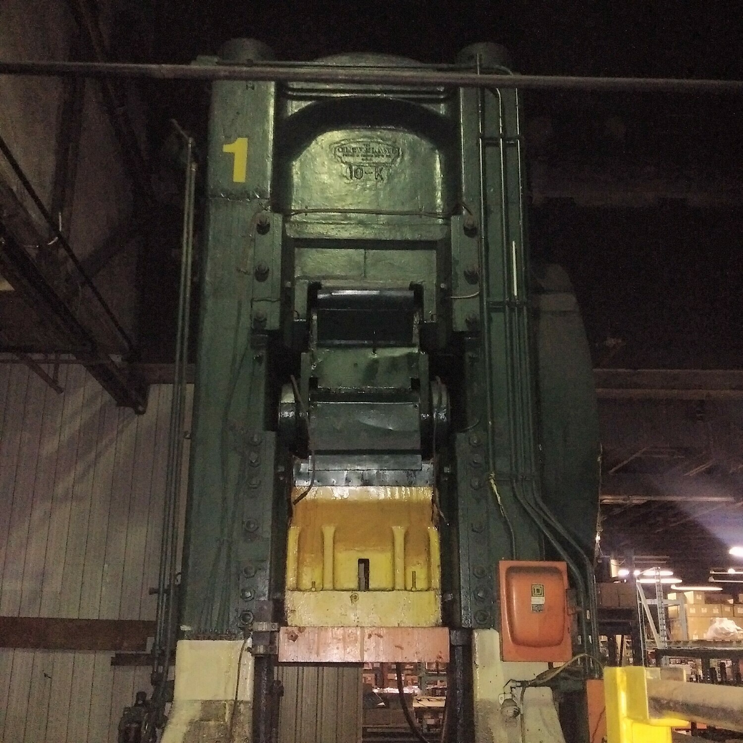 1 – USED 1,000 TON CLEVELAND KNUCKLE JOINT PRESS