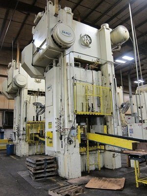 2 – USED 800 TON DANLY SSSC PRESSES