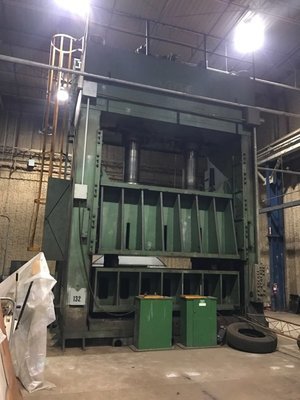 1 – USED 700 TON VERSON HYDRAULIC STAMPING PRESS