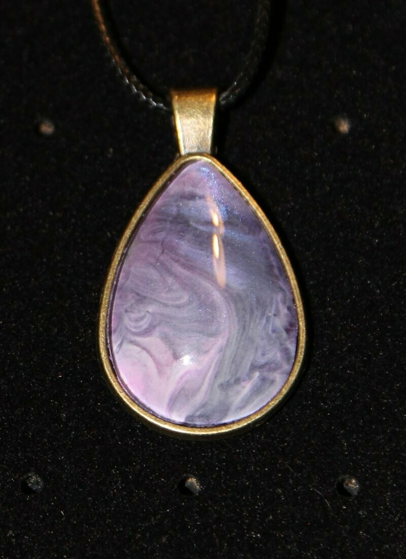 Kette lila irisierend