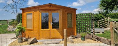 Beehouse Sanctuary Apitherapy Experience for 2 adults - 50 minutes Beehouse Sanctuary Apitherapy Experience for 2 adults - 50 minutes