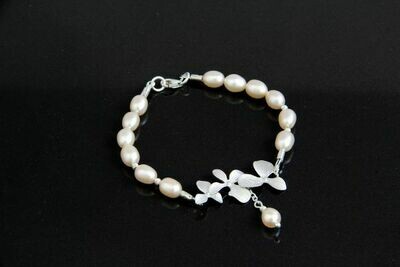 Bracelet with pearls "Percy"