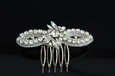Hair accessory (comb) with "Camilla"