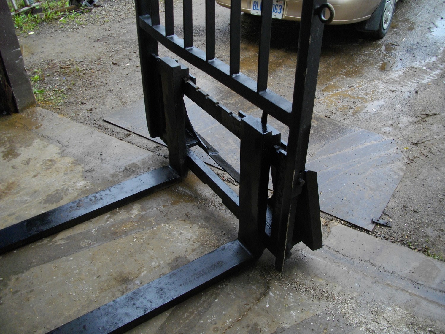 SKID STEER QUICK ATTACHMENT FORKS