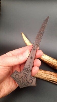 Historical Vikings Boot knife with Mjolnir as Handle (Recreation)