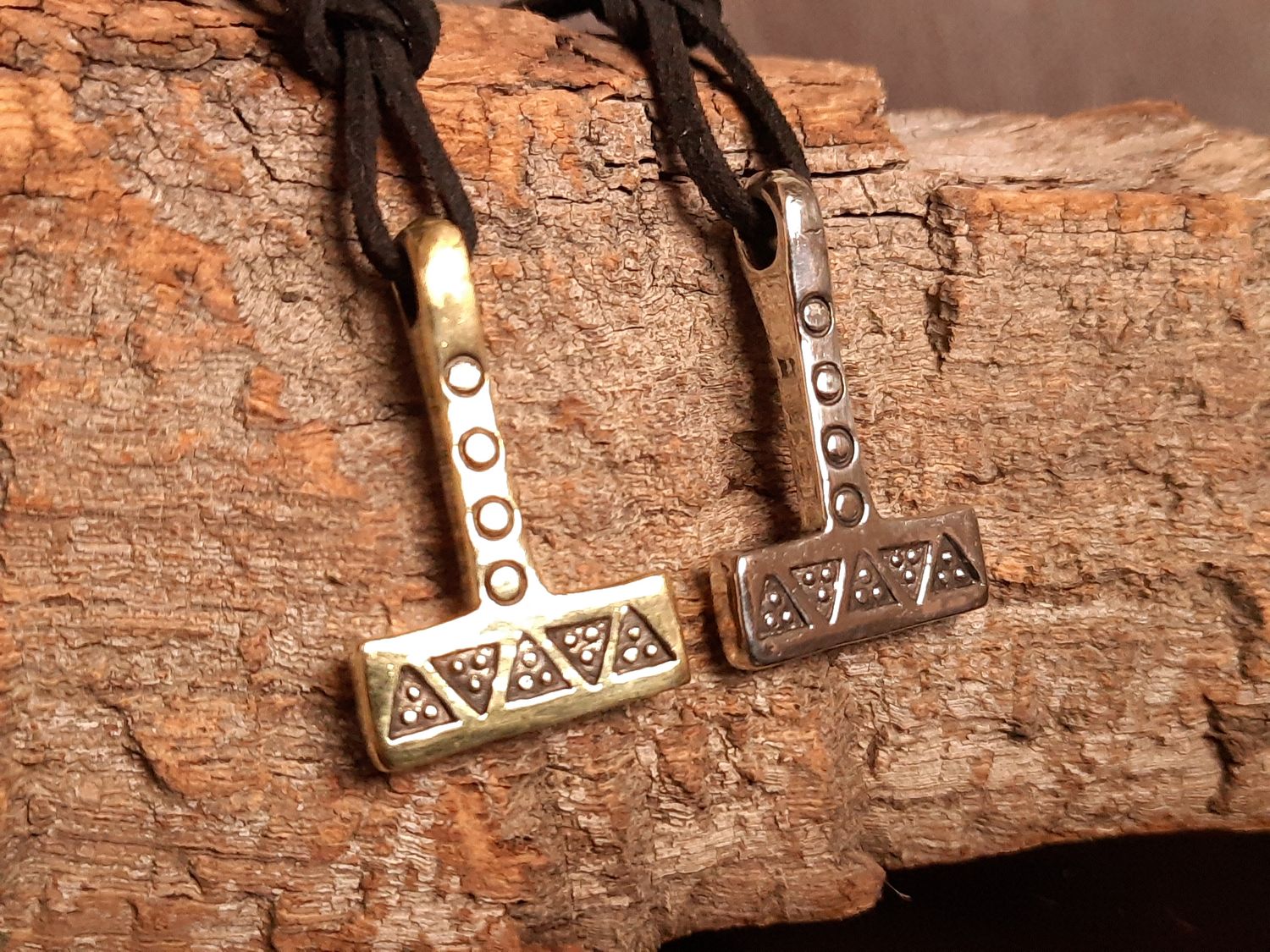 Mjolnir - God Thor Hammer Pendant - Viking Warrior Amulet