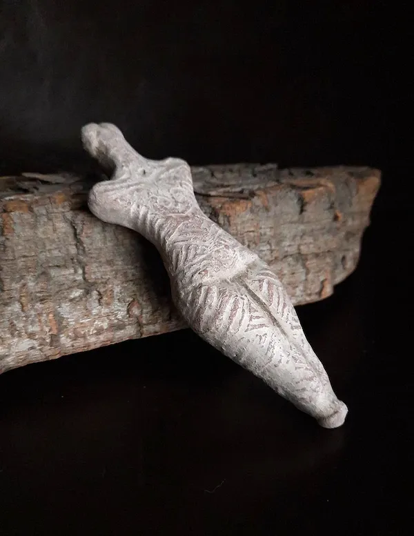 Prehistoric Great Mother Goddess Idol – Handmade Danube Culture Terracotta Figurine, Tattooed Body