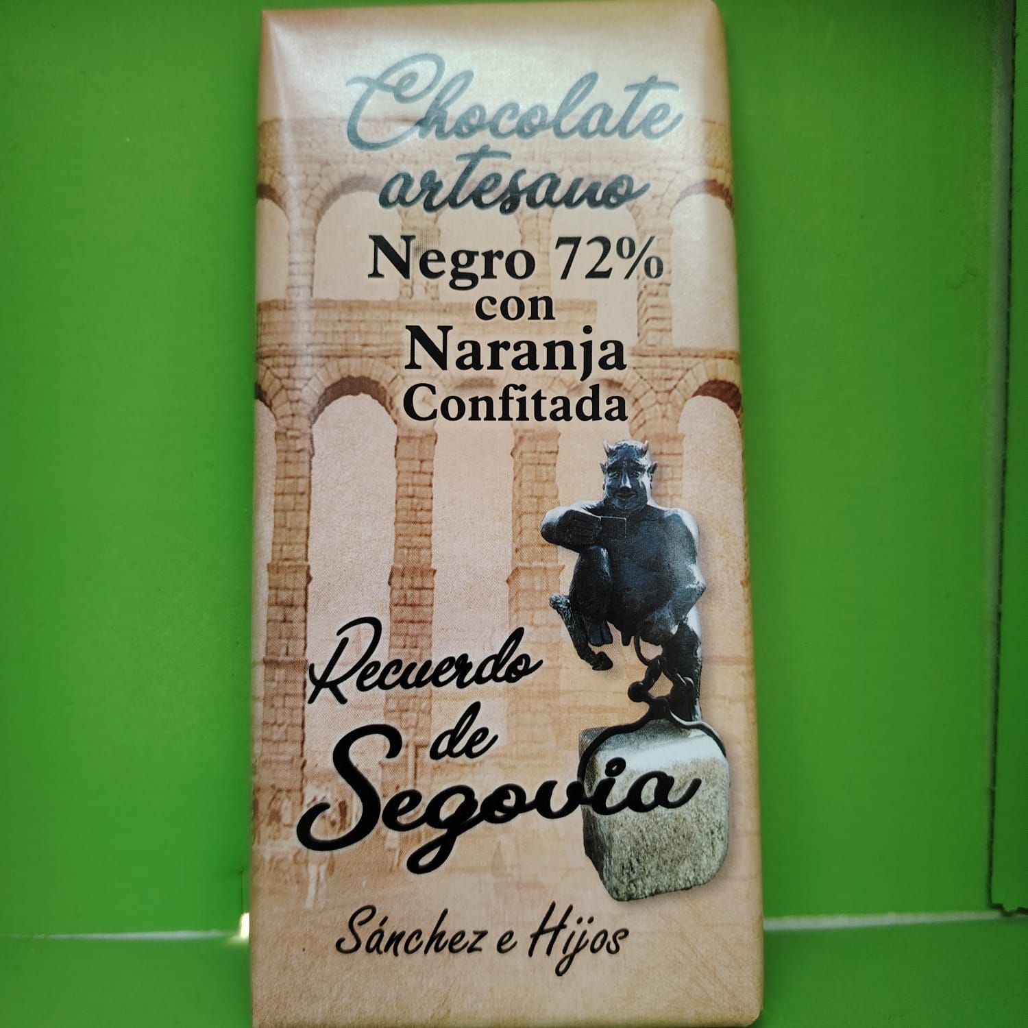 Chocolate negro 72% con naranja confitada