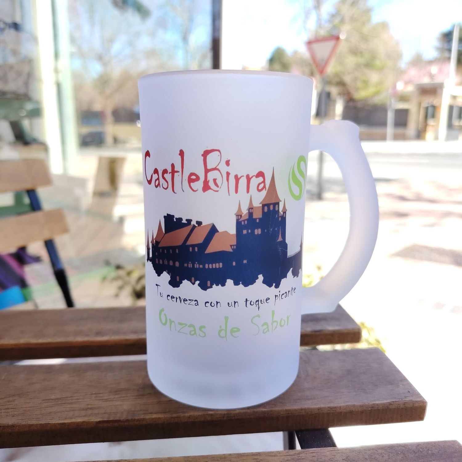 Jarra esmaltada  "Castlebirra"