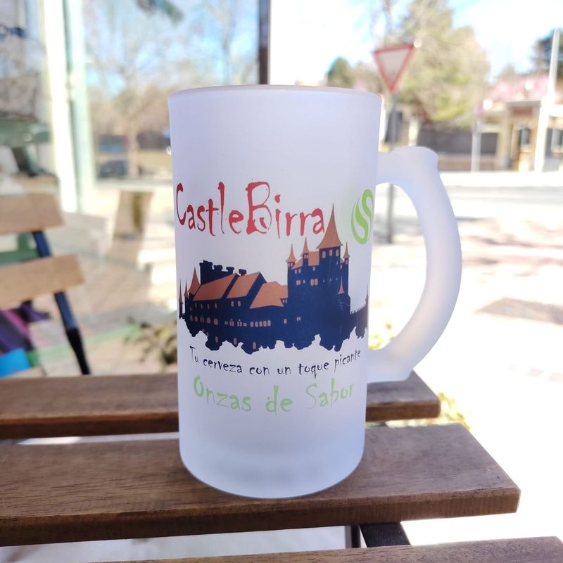 Jarra esmaltada  "Castlebirra"