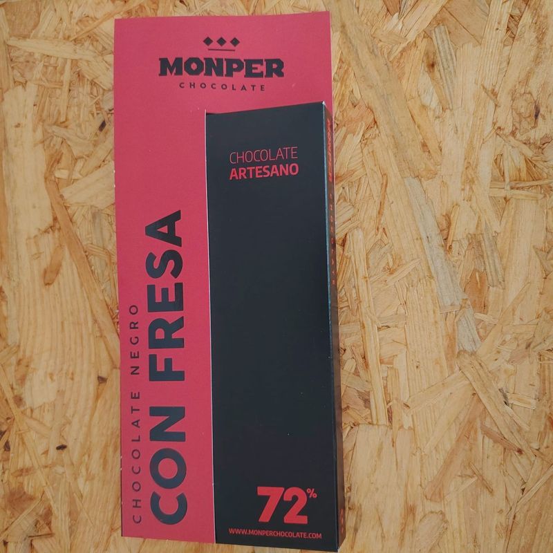 Chocolate negro con fresa