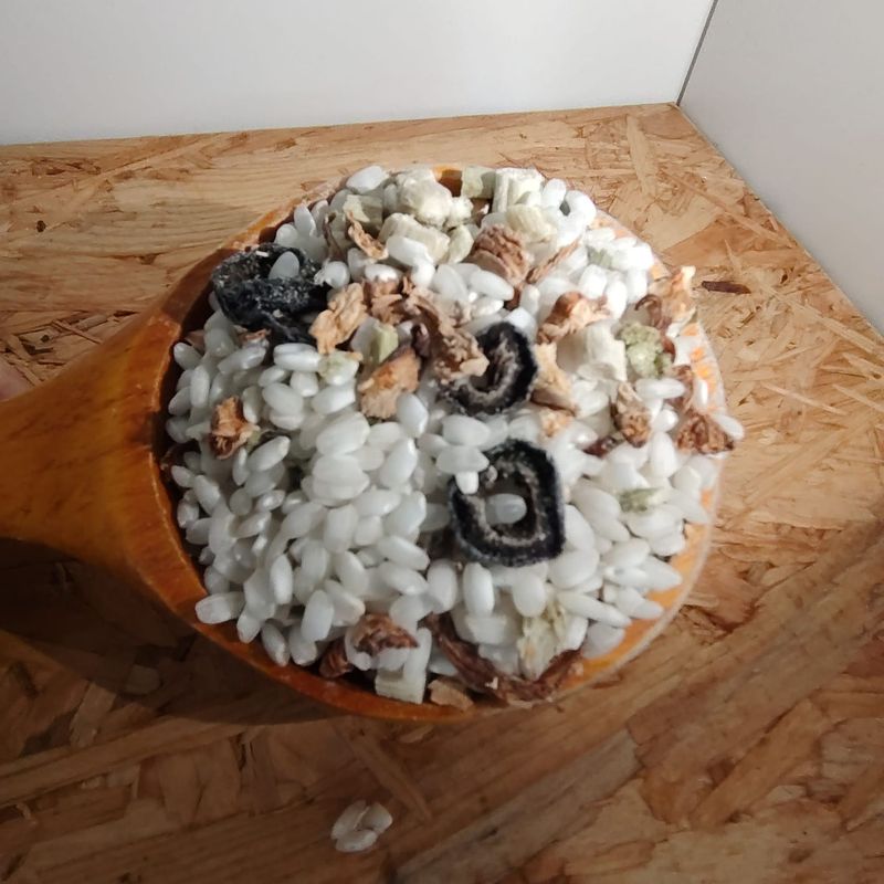 Risotto de espárragos, rebozuelos y aceitunas