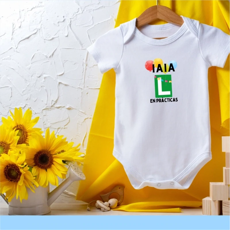 Bodies de bebés personalizados "Iaia o Abuela en prácticas"