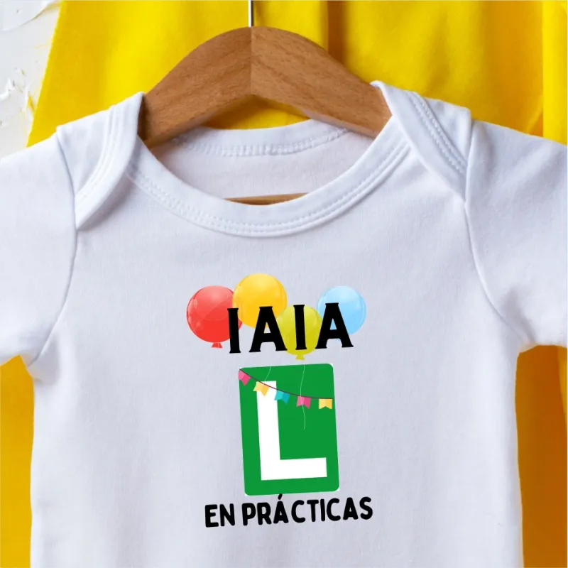 Bodies de bebés personalizados "Iaia o Abuela en prácticas"