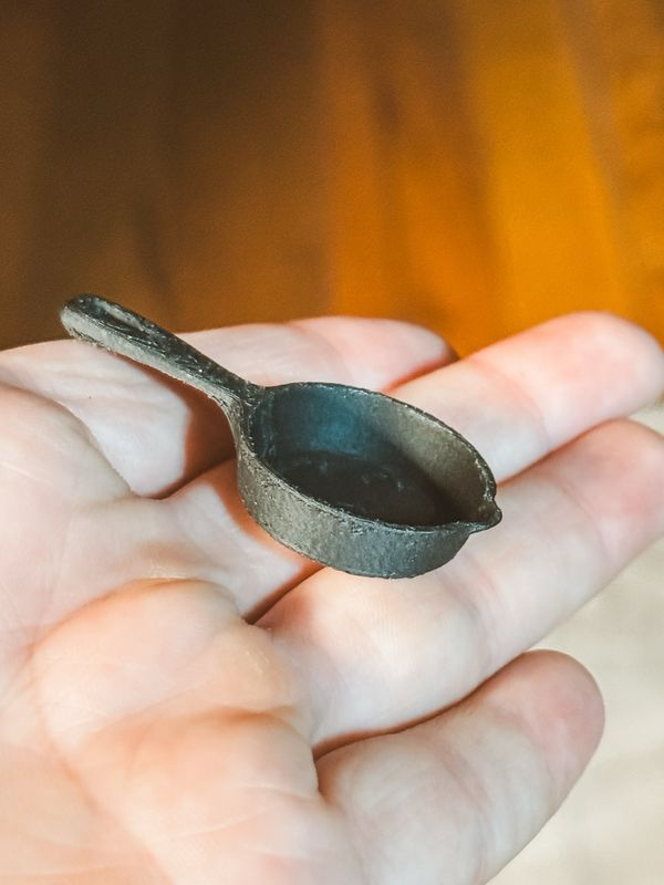 Cast Iron Skillet Magnet Cast Iron Skillet Magnet