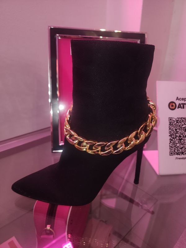 Chain booties