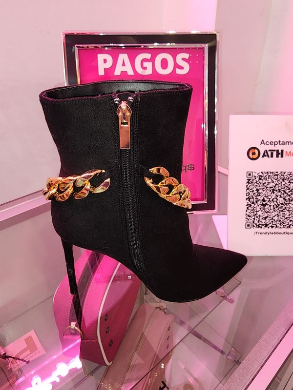Chain booties