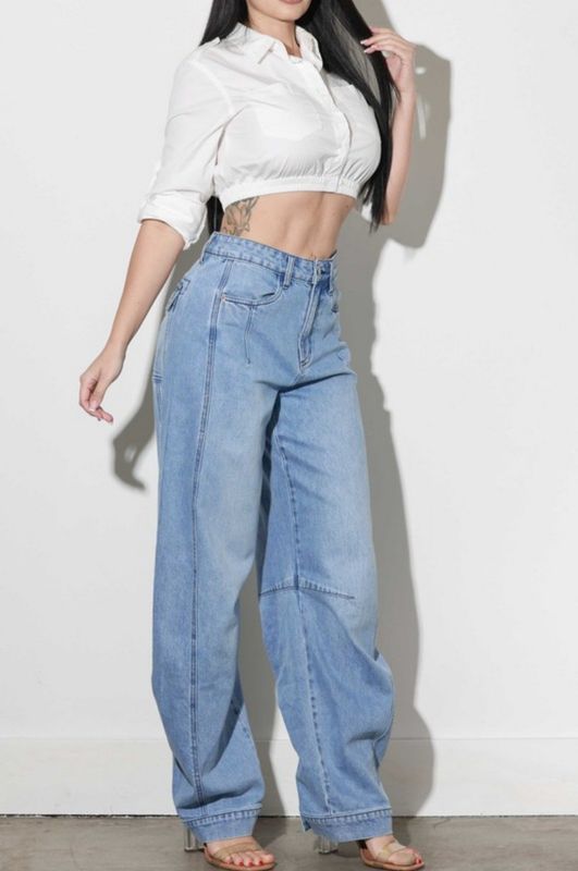 Vibrant Cleam Barrel Jean
