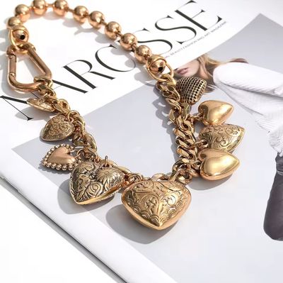 Chunky key hearts collar