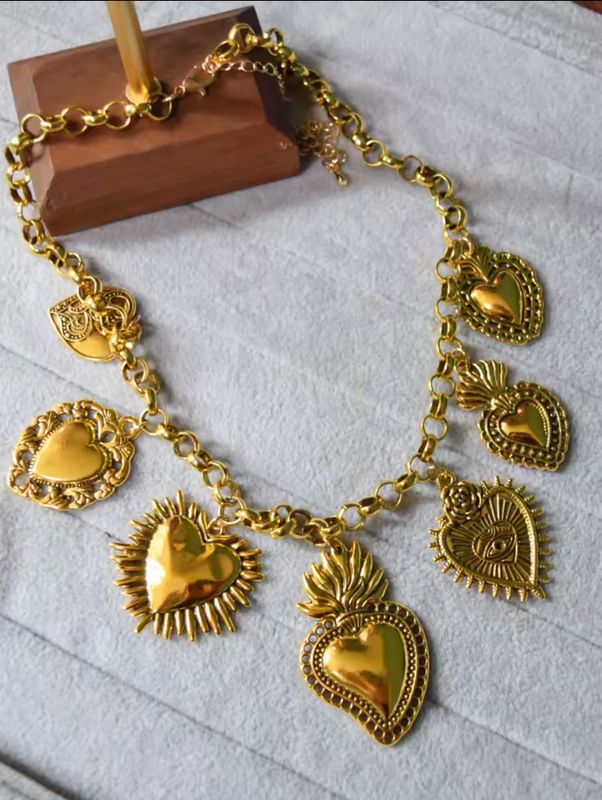 Lucky eye heart choker