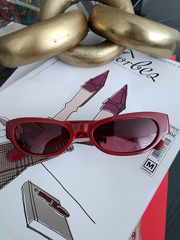 Stylish burgandy sunglasses