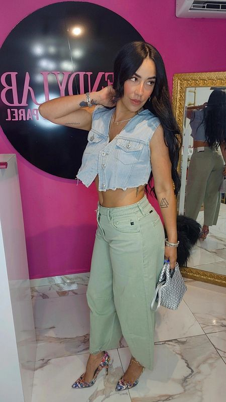 Barrel ankle jean