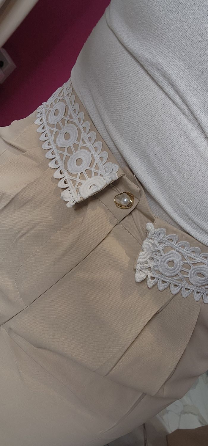 Lace Pear Button Pant