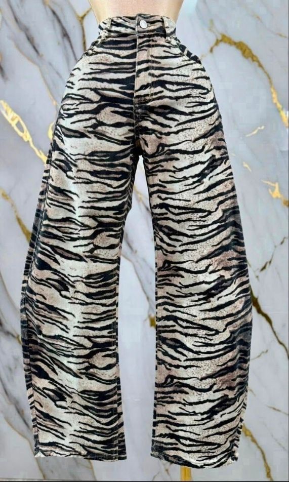 Savage zebra barrel jean