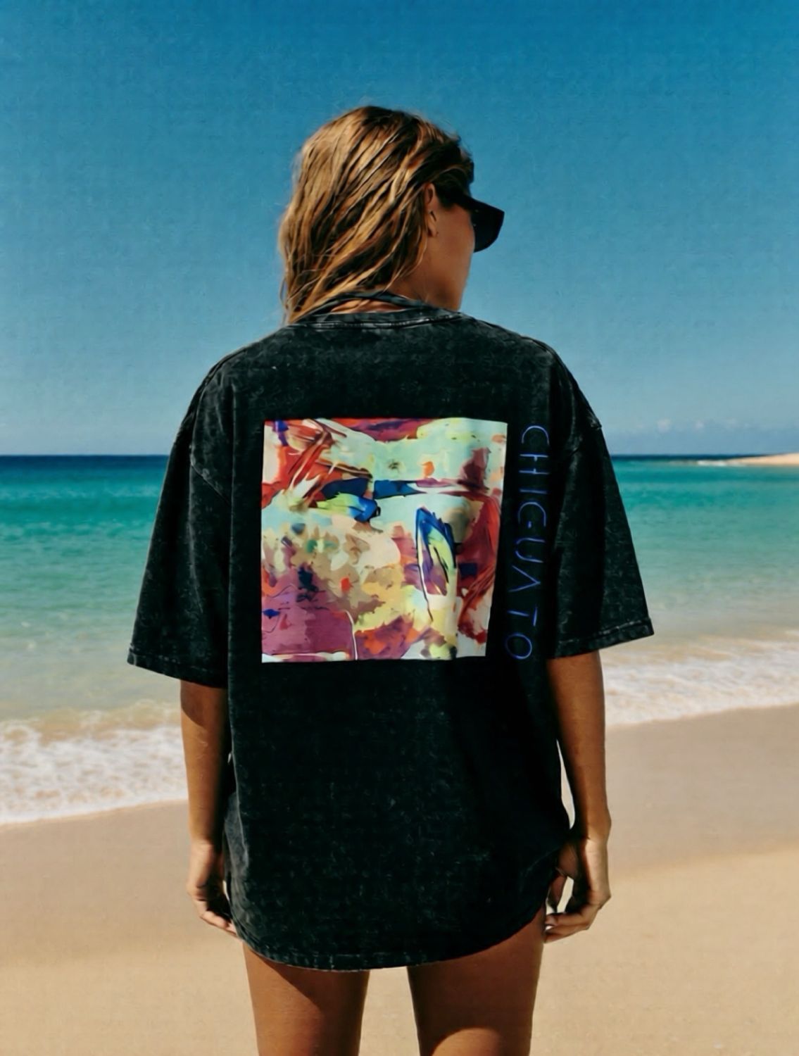 Camiseta negra desgastada