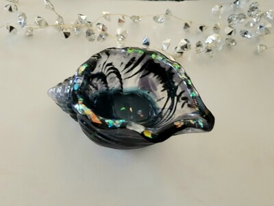 "Black opal" Kawaii conch trinket