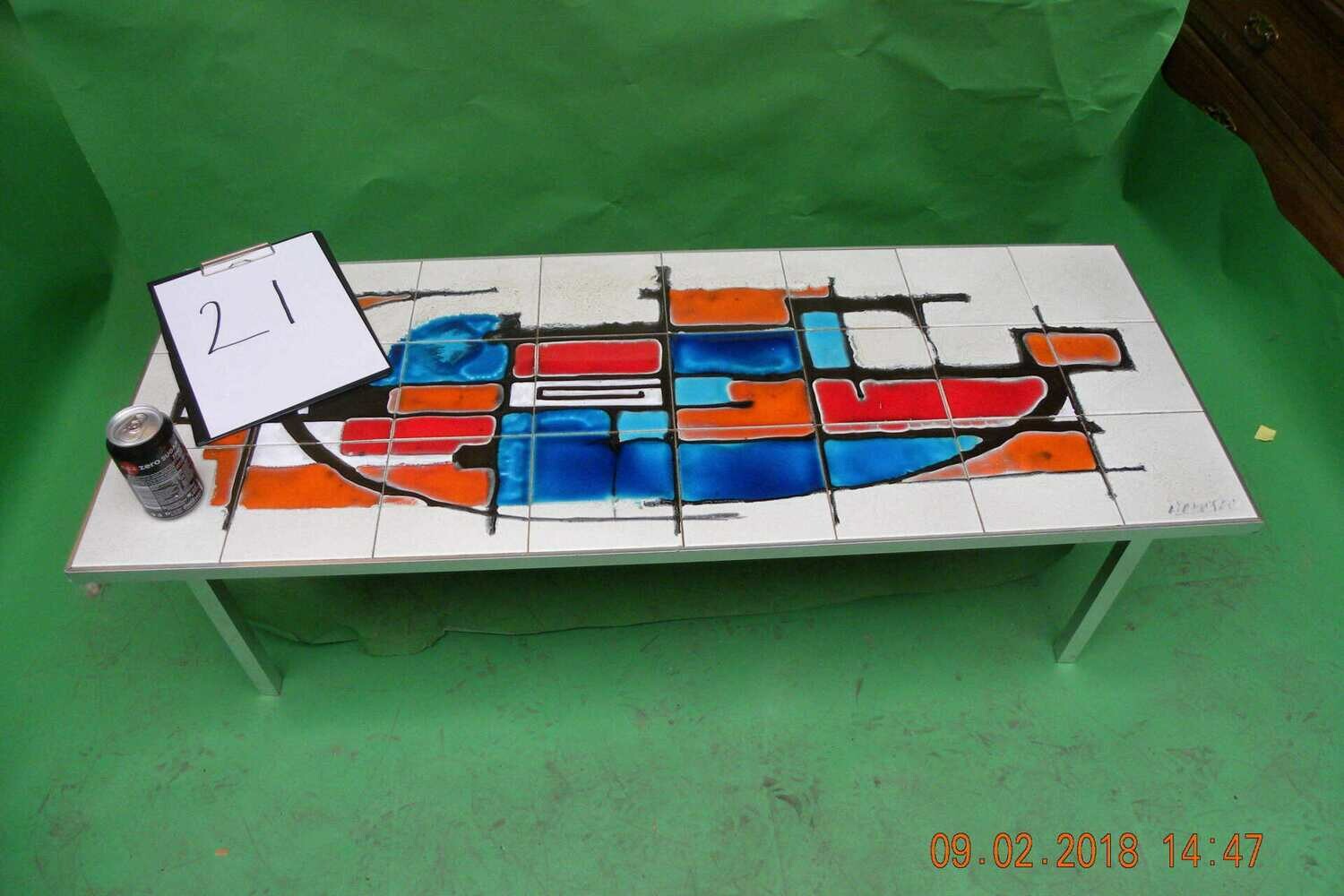 VINTAGE SALONTAFELTJE met CARELAGE