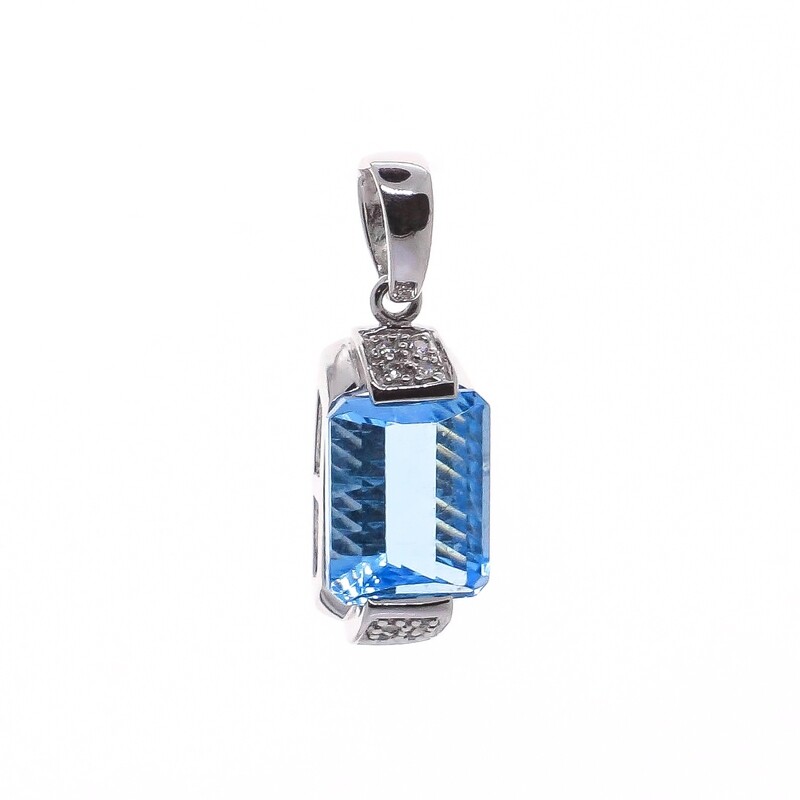DIJE ORO BLANCO TOPACIO AZUL Y DIAMANTES 14K