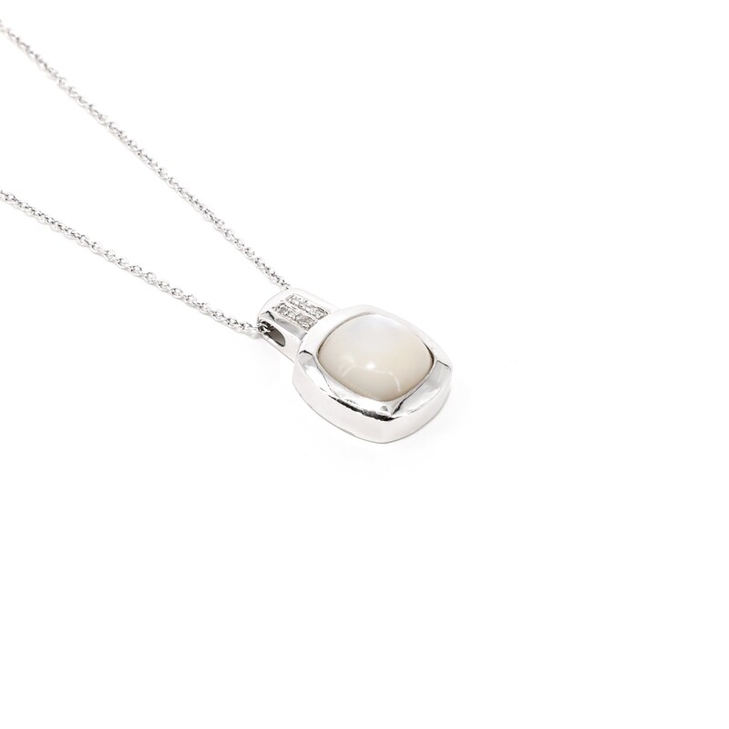 CADENA ORO BLANCO 14K CON DIJE MADREPERLA &amp; DIAMANTES CUADRADO