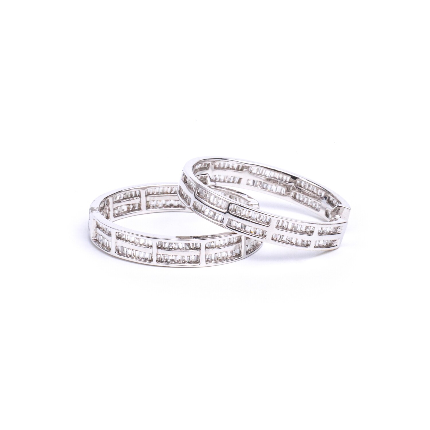 ARETES ORO BLANCO 14K ARGOLLA MEDIANO DIAMANTES BAGUETTE