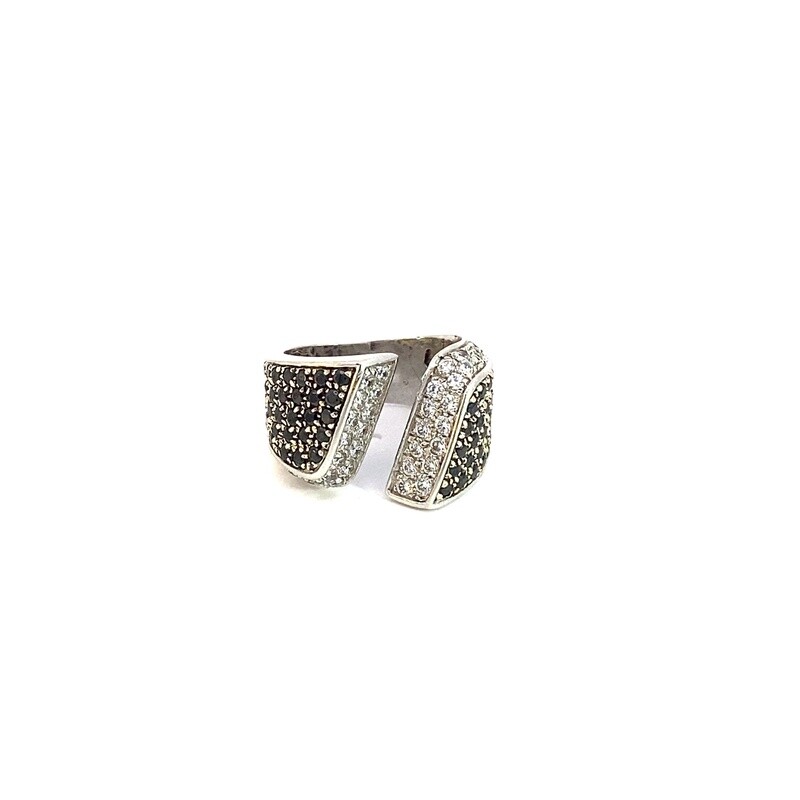 ANILLO ORO BLANCO CIRCONIA NEGROS Y BLANCOS 14K