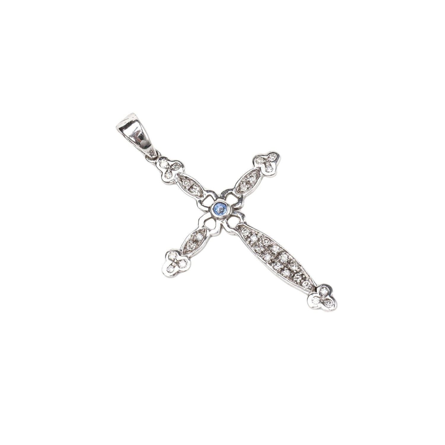 CRUCIFIJO ORO BLANCO 14K ZAFIRO CON DIAMANTES