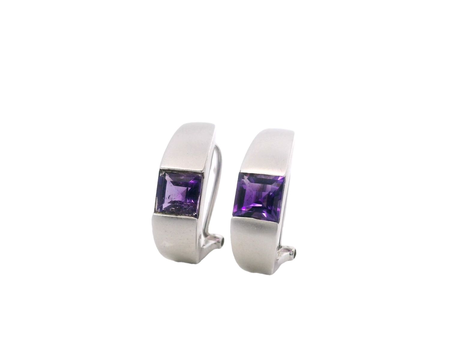 ARETES ORO BLANCO MATE Y AMATISTA CUADRADA 14K