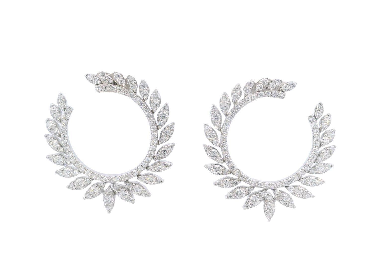 ARETES ORO  BLANCO  DIAMANTES MODERNO  4.050CT 18K