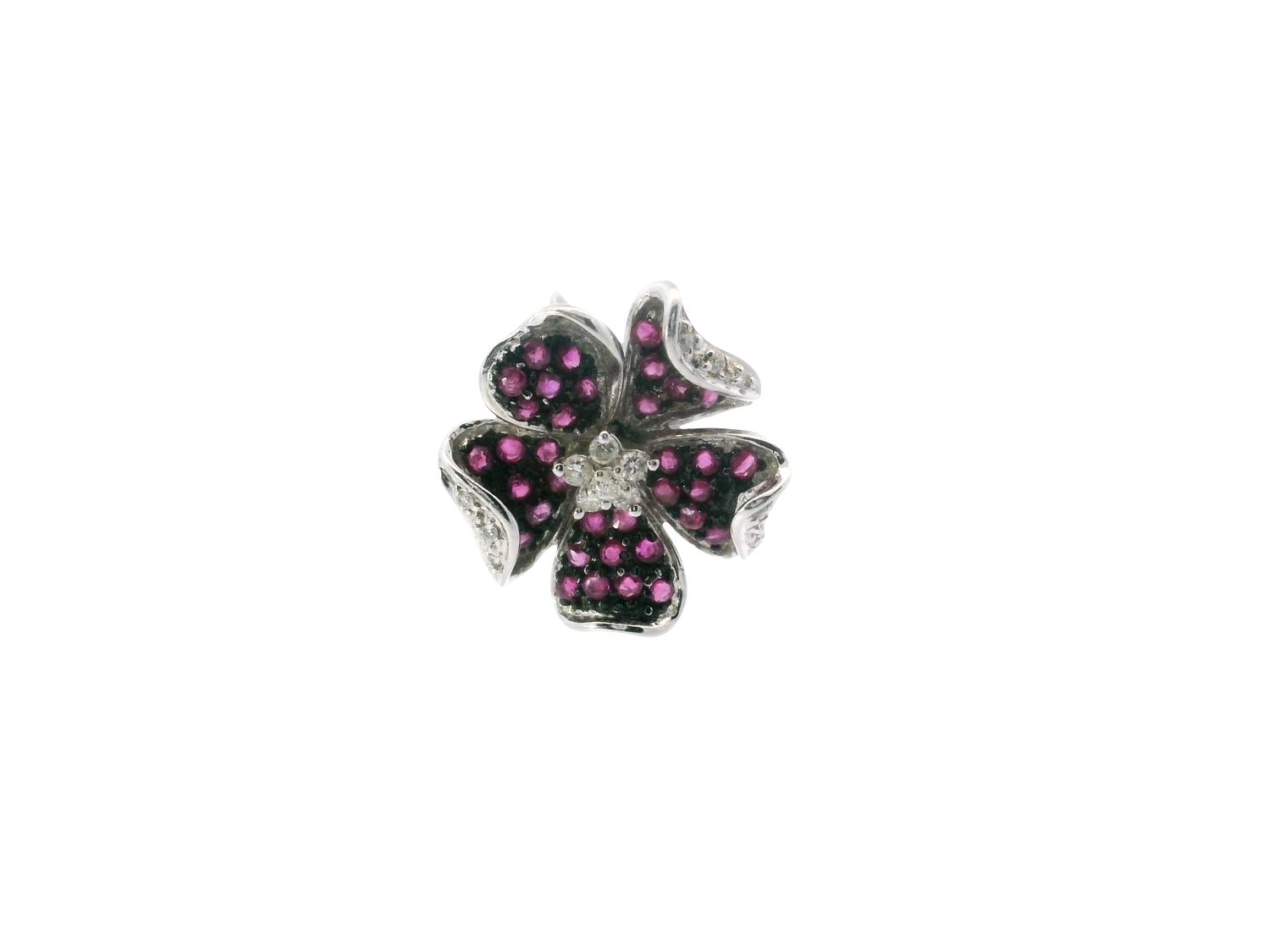 DIJE ORO BLANCO  FLOR RUBI Y DIAMANTES PAVET 14K