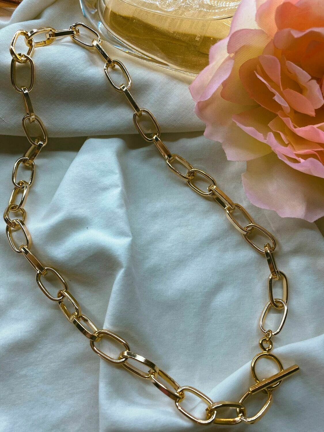 Gold medium chain