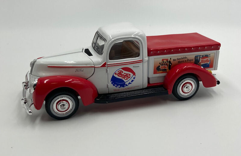 1940 Ford Pickup Truck 1/32 Diecast Pepsi Delivery Truck from Golden Wheels, With Box