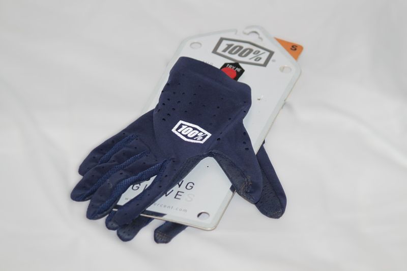 100% Sling Mens Small Gloves